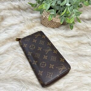 Louis Vuitton Monogram Zipper Wallet